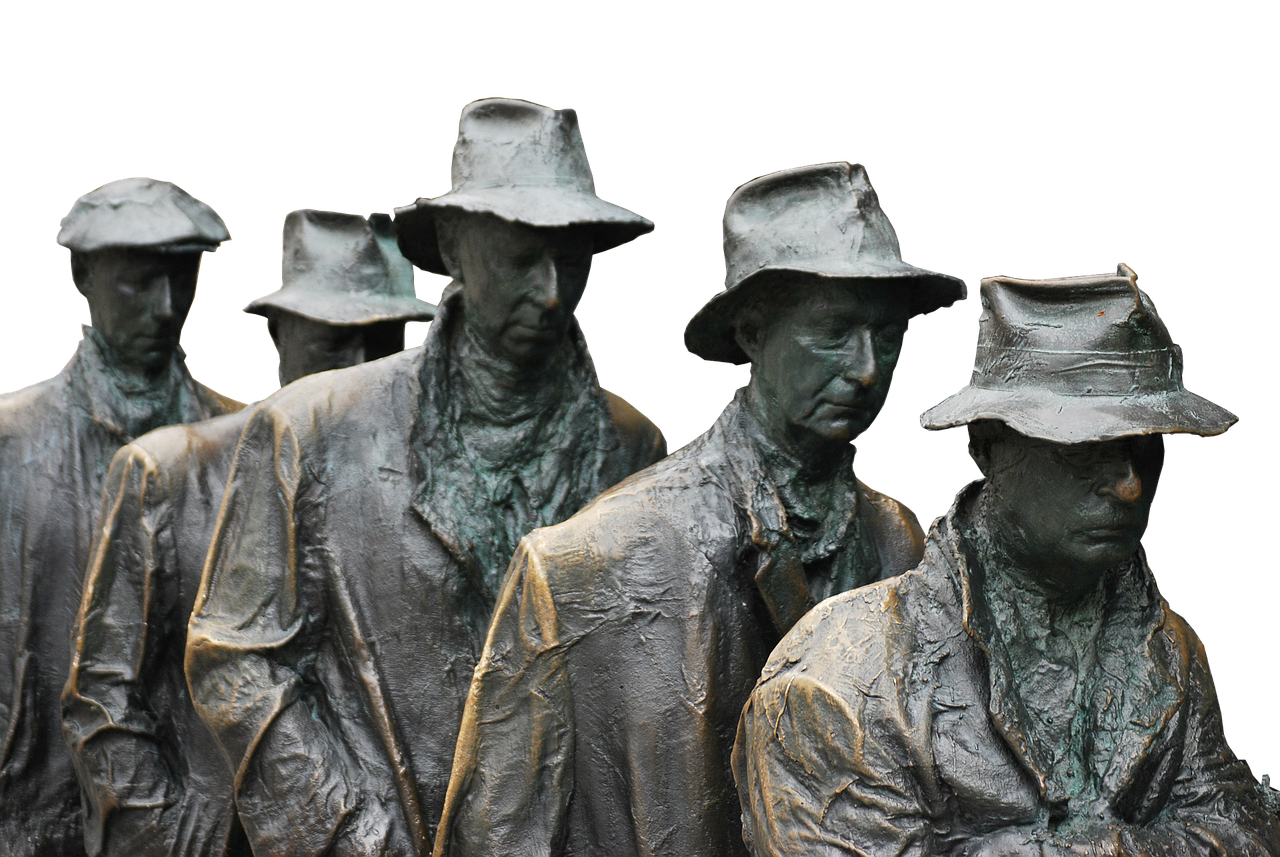 美国消费者信心指数跌至近两年新低,就业与通胀双重忧虑笼罩经济前景
美国11月份消费者信心指数初值骤降至50.3点,创下近两年来的最低水平,远低于市场预期,显示出美国消费者对当前经济状况和未来前景的担忧情绪显著加剧,就业与通胀两大顽疾成为拖累信心的主要因素。
消费者信心指数大幅下滑,触及低点
根据密歇根大学(University of Michigan)于11月7日发布的初步调查数据,美国11月份的消费者信心指数初值为50.3点。这一数字不仅低于10月份终值53.6点,更远低于去年同期71.8点的水平,表明消费者情绪正经历严峻的考验。该初值也未能达到市场普遍预期的53.2点,凸显了实际情况的严峻性超出分析师的普遍判断。
此次消费者信心指数的显著回落,据调查显示,主要源于两个关键分项指标的急剧下滑。首先,衡量消费者对当前经济状况的“当前经济状况指数”初值降至52.3点,与10月份终值58.6点和去年11月终值63.9点相比,均呈现下降趋势。这反映出消费者对其个人财务状况和当前所处经济环境的满意度正在下降。
其次,衡量消费者对未来一年经济预期的“消费者预期指数”也大幅走低,初值为49.0点。该指数低于10月份的终值50.3点,并且与去年同期的76.9点相比,更是出现了断崖式下跌。这表明消费者对未来经济发展前景的信心严重不足,对未来一年商业环境的预期下降了约11%。
多重因素叠加,加剧消费者担忧
密歇根大学的调查进一步揭示了导致消费者信心指数下滑的具体原因。数据显示,当前个人财务状况的下降是拖累信心指数的主要因素之一,该分项指标下降了约17%。这意味着许多美国家庭在日常开支、储蓄或债务偿还方面感受到了更大的压力。
同时,对未来一年商业前景的悲观预期也显著影响了消费者的信心,该预期下降了约11%。这种对未来的不确定性,使得消费者在消费决策上趋于保守,可能进一步抑制经济活动。
值得注意的是,调查还特别指出了一个可能加剧经济不确定性的因素——联邦政府的“停摆”。尽管报告未详细说明“停摆”的具体原因和持续时间,但其对经济造成的负面影响已开始渗透到消费者的感知中。持续一个多月的政府“停摆”状态,无疑增加了市场对政府效能和经济稳定性的担忧,消费者开始担心其可能对就业、公共服务以及整体经济增长产生连锁反应。
此外,通胀预期的小幅上升也为消费者信心蒙上了一层阴影。数据显示,消费者对未来一年通胀的预期从10月份的4.6%微升至11月份的4.7%。尽管升幅不大,但在当前经济环境下,任何通胀压力的抬头都可能进一步侵蚀消费者的购买力,并引发对美联储货币政策走向的担忧。
经济学家与分析师解读:信心低迷预示着什么
对于消费者信心指数的急剧下滑,经济学家和市场分析师普遍认为,这预示着美国经济正面临日益严峻的挑战,并可能对未来的消费支出和经济增长构成实质性威胁。
“消费者信心是经济活动的领先指标之一,”一位不愿透露姓名的资深经济分析师在接受采访时表示,“当消费者对自己的财务状况和未来经济前景感到悲观时,他们往往会减少非必需品的支出,推迟大件商品的购买,甚至减少整体消费。这可能导致经济增长放缓,甚至滑向衰退。”
分析人士指出,当前消费者信心低迷的背后,是多重负面因素的交织作用。高企的通胀虽然有所缓解,但仍处于较高水平,持续侵蚀家庭购买力。同时,尽管劳动力市场总体上表现出韧性,但部分行业和地区的就业压力正在显现,加之政府“停摆”带来的不确定性,使得消费者对就业前景的担忧并未完全消散。
“政府‘停摆’的影响不容忽视,”另一位宏观经济研究员评论道,“它不仅直接影响到联邦雇员的收入和支出,还会通过影响政府合同、公共投资以及市场情绪,对整个经济产生广泛的负面效应。消费者对这种不确定性的感知,是信心指数下滑的重要推手。”
对于通胀预期的微升,分析师们认为,这可能与近期能源价格的波动以及市场对未来供应链中断的担忧有关。如果通胀压力持续存在或再度抬头,美联储在权衡抗通胀与稳增长时将面临更大的两难。消费者对未来通胀的担忧,也可能促使他们提前消费,或者反过来因为担心购买力下降而更加谨慎,其影响具有双重性。
一些分析认为,密歇根大学的调查数据可能预示着第四季度美国经济增长将面临下行压力。消费者支出是美国经济的主要驱动力,其信心的下降将直接影响到零售销售、服务业以及整体GDP的表现。
背景补充:美国消费者信心指数的重要性与历史波动
消费者信心指数是衡量消费者对当前和未来经济状况看法的关键指标,通常被视为预测经济活动的重要先行指标。它反映了消费者的购买意愿、储蓄意愿以及对未来收入和就业的预期,这些因素共同构成了消费支出行为的基础。
密歇根大学消费者调查(Surveys of Consumers)是美国最受关注的消费者信心调查之一,其数据由该大学经济研究所的经济学家收集和分析。该调查通过对全美约500个家庭进行季度电话访谈,收集关于其个人财务状况、短期和长期经济前景以及购买意愿等信息,并据此计算出消费者信心指数、当前经济状况指数和消费者预期指数等关键分项。
历史上,消费者信心指数的波动与美国经济周期密切相关。在经济扩张时期,消费者信心通常较高,支撑着强劲的消费支出。而在经济衰退或面临不确定性时,信心指数往往会大幅下滑,预示着经济活动的减弱。例如,在2008年全球金融危机期间,消费者信心曾跌至历史低点。在新冠疫情爆发初期,消费者信心也经历了剧烈波动。
本次11月份初值50.3点,不仅低于10月份的53.6点,也低于2022年11月的71.8点。这一水平表明,当前的消费者信心不仅未能从近期的经济挑战中恢复,反而呈现出持续走弱的态势。与历史数据相比,这一数值也处于相对较低的区间,显示出消费者情绪的普遍低迷。
值得注意的是,密歇根大学发布的这些数据是“初步调查数据”,意味着它们可能会在后续的最终报告中进行修正。然而,初步数据通常能够较准确地反映当月的整体趋势和市场情绪。此外,本次调查未详细披露其具体的样本量和抽样方法,但密歇根大学的调查因其长期性和相对可靠性,在经济学界享有较高的声誉。
对于美国政府“停摆”的背景,这通常是指美国联邦政府因国会未能通过新的拨款法案而导致非核心部门或机构暂时关闭,联邦雇员暂时休假,政府服务中断。此类事件的发生,往往与政治分歧、预算谈判僵局等因素有关,其持续时间长短不一,但无论短期还是长期,都会对经济产生不同程度的负面影响,包括影响企业投资信心、消费者预期以及金融市场波动。
未来一年通胀预期的上升是否会进一步影响消费者信心,将是经济学家和政策制定者密切关注的焦点。如果这一趋势持续,可能迫使美联储在抗击通胀的道路上更加坚定,从而可能对经济增长带来更大的压力。反之,如果通胀预期能够得到有效控制,消费者信心有望逐步企稳回升。
总而言之,11月份美国消费者信心指数的低迷表现,是当前美国经济面临多重挑战的一个缩影。就业、通胀以及政府不确定性等因素的叠加,正深刻影响着美国民众的经济感知和消费行为,为即将到来的经济周期增添了更多不确定性。
参考来源
美国消费者信心指数11月继续下滑 — 新华社新闻(2025-11-07):查看原文