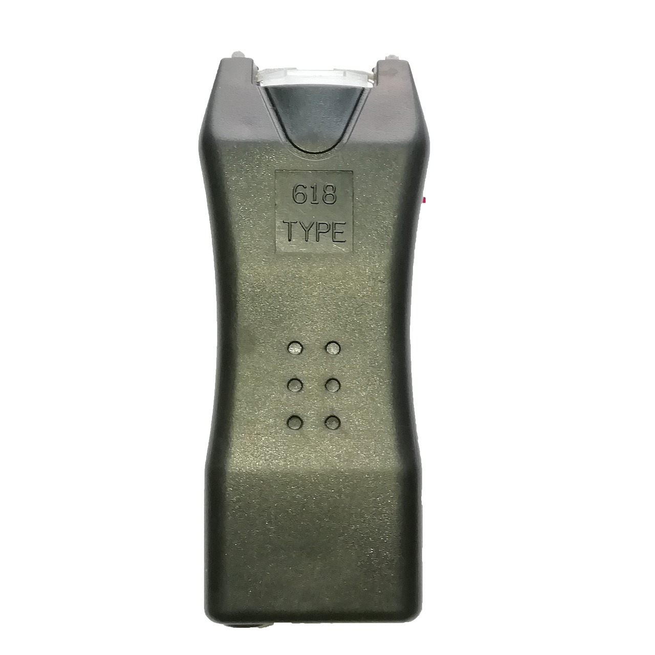 18岁男子高速路遭警用电击后被撞身亡,警方行为受调查
一名18岁男子周日深夜在英国M5高速公路北萨默塞特段从救护车中走出后,被警方使用电击枪击中并随后被一辆汽车撞击身亡。英国独立警务行为办公室(IOPC)已启动调查,以审查涉事警方的行动和决定,包括电击枪的使用。
事件经过:高速公路上的致命意外
这起悲剧发生在周日深夜,年仅18岁的洛根·史密斯(Logan Smith)当时正被救护车送往医院。出于不明原因,救护人员在M5高速公路北向车道的硬路肩上停车。随后,史密斯先生从救护车中走出,并走到了高速公路的行车道上。
警方接到报警后赶到现场。根据警方随身摄像头的记录,一名警员对史密斯先生使用了电击枪,导致他倒地。就在史密斯先生倒地后不久,他被一辆过往的汽车撞击。尽管现场立即进行了紧急急救,但史密斯先生最终在现场被宣告死亡。
目前,史密斯先生被送往医院的具体原因、救护人员停车的具体“担忧”以及警方决定使用电击枪的详细理由,都尚未对外公布,有待进一步调查。
独立机构介入调查警方行为
事件发生后,英国独立警务行为办公室(IOPC)迅速介入,对埃文和萨默塞特警方的行动和决定展开独立调查。IOPC是一个负责监督英格兰和威尔士警察行为的独立机构,旨在确保对涉及警方行为的严重事件进行公正透明的审查。
IOPC表示,其调查将涵盖事件发生前警方所做的所有行动和决定,特别是对电击枪使用情况的审查。IOPC已于周二与史密斯先生的家人会面,表达了哀悼并详细解释了调查过程。此外,调查人员已从涉事警员和救护人员那里获取了初步证词。IOPC强调,将独立调查所有与此事件相关的具体情况,以确保真相大白。
警方与相关方提供支持
埃文和萨默塞特警方助理总警长乔安妮·霍尔(Joanne Hall)在一份声明中表示,这起事件对涉事警员和救护人员造成了重大影响,他们对此感到非常沮丧。警方正在为史密斯先生的家人提供支持,同时也为受事件影响的警员、救护人员以及直接参与或目睹事件的公众提供适当的福利安排和支持服务。
这起事件对所有相关方都造成了心理创伤,尤其是一名年轻生命的逝去,引发了公众对高速公路安全、紧急情况下警务处理流程以及警用武力使用适当性的关注。
后续程序:尸检与死因调查
目前,史密斯先生的尸检已经完成,但初步结果尚未公布。未来将举行死因调查(Inquest),这是一种在英国和威尔士进行的司法程序,旨在公开确定死亡的原因和相关情况,而不是为了追究刑事责任。死因调查将审查所有相关证据,包括IOPC的调查结果、尸检报告以及目击者证词,以全面了解导致史密斯先生死亡的事件链条。
公众普遍关注此案的调查进展,尤其是在涉及警方使用武力导致死亡的事件中,透明度和问责制至关重要。IOPC的调查结果将对未来警方在类似紧急情况下的操作规程产生影响,并可能引发对警务人员培训和装备使用的进一步讨论。
参考来源
Man, 18, struck on motorway Tasered before death — BBC News(2025-12-05):查看原文